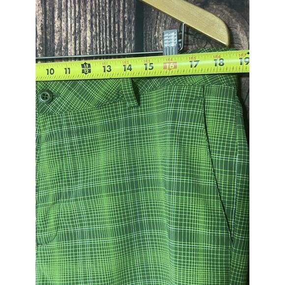 Under Armour Green Plaid Men Performance Golf Shorts Size 36 Bermuda - Picture 3 of 8